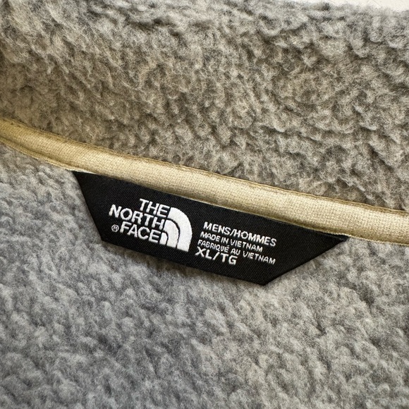 The North Face Gray Men's Sweater Vest - Picture 4 of 4